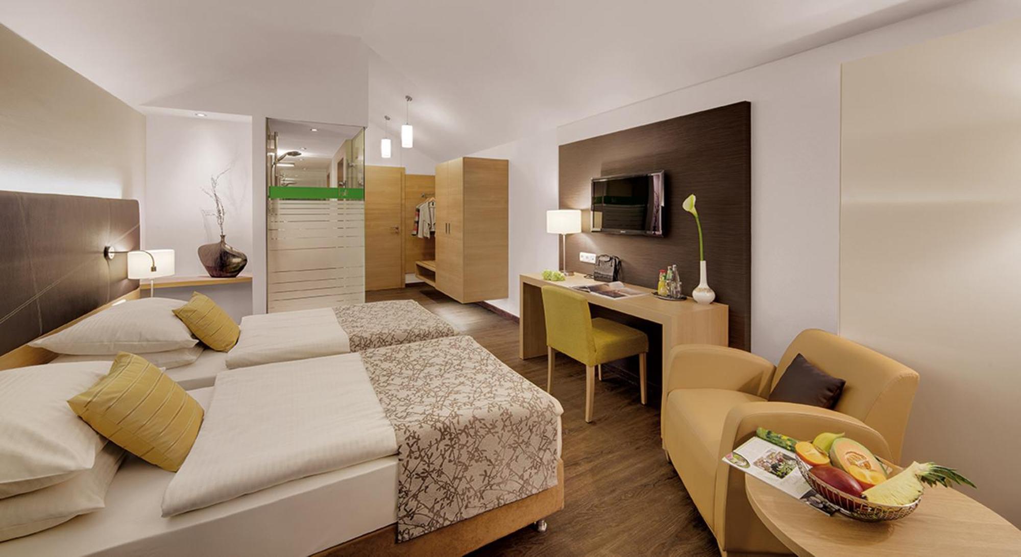 Holl Hotel