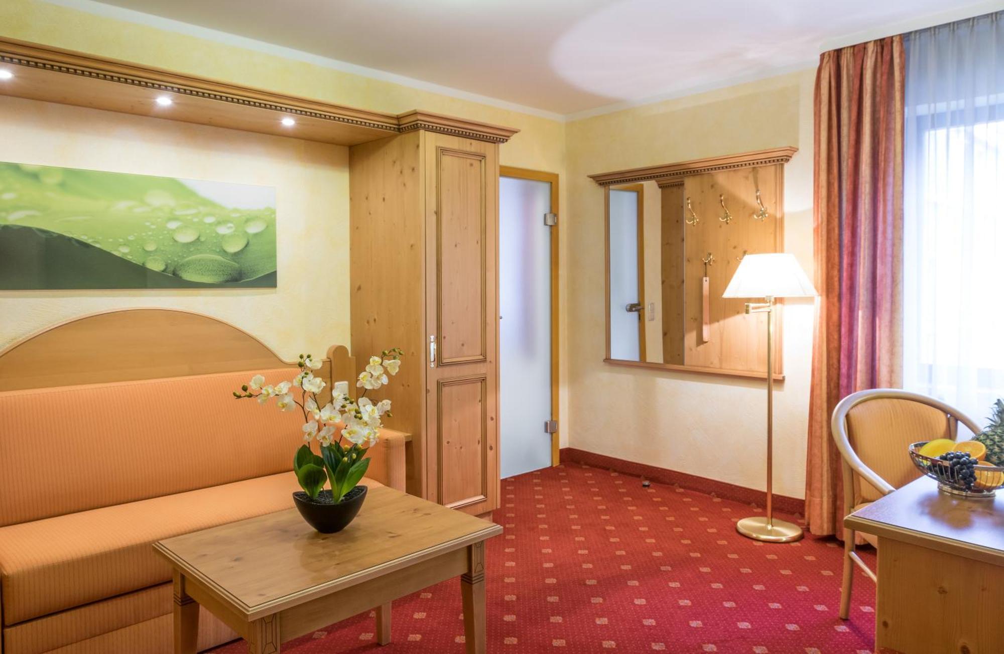 Hotel Holl
