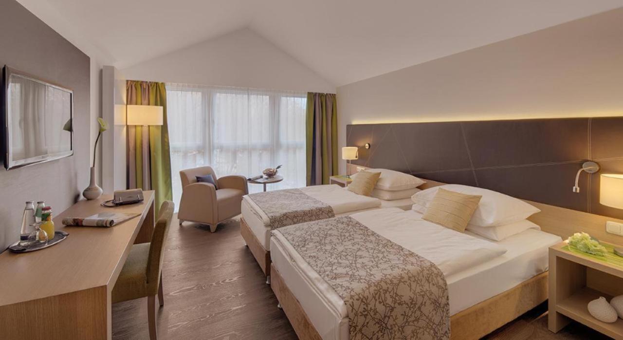 Holl Hotel 3*