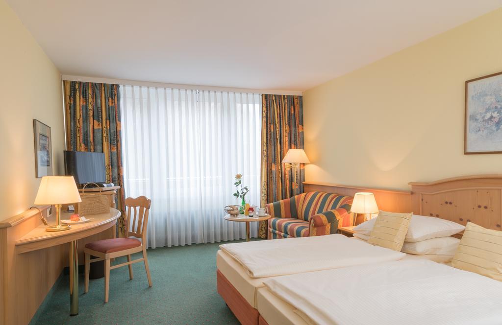 Holl Hotel 3*